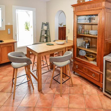 3 Bedroom Awesome Home In Chateuneuf De Gadagne Châteauneuf-de-Gadagne Dış mekan fotoğraf