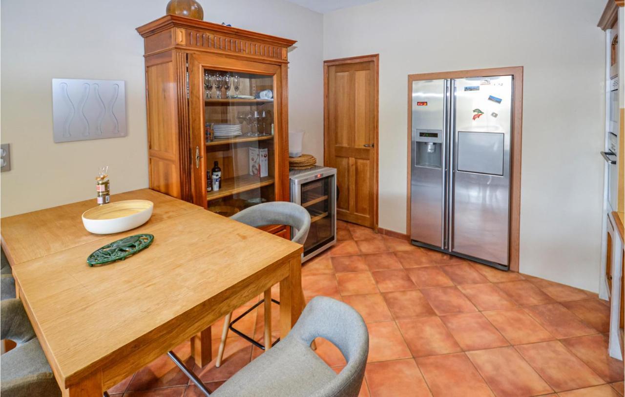 3 Bedroom Awesome Home In Chateuneuf De Gadagne Châteauneuf-de-Gadagne Dış mekan fotoğraf