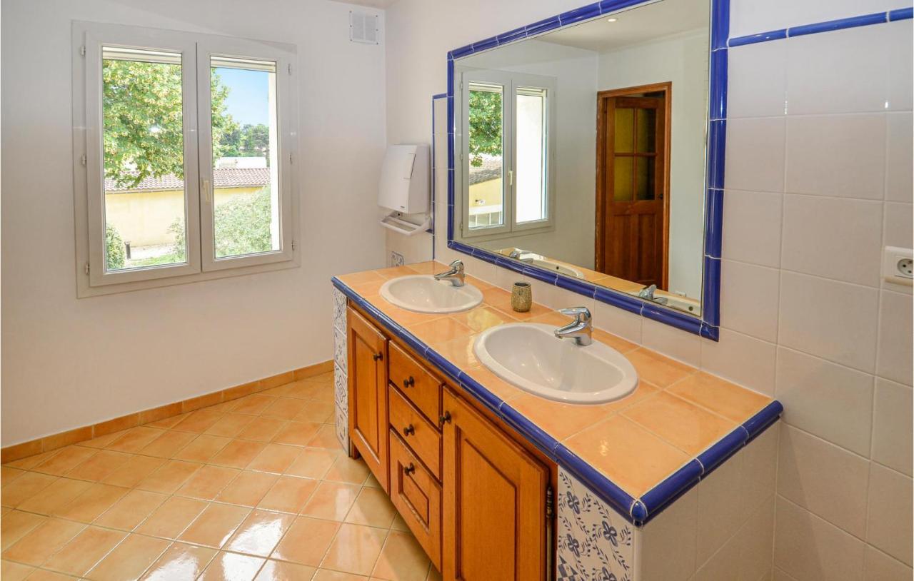 3 Bedroom Awesome Home In Chateuneuf De Gadagne Châteauneuf-de-Gadagne Dış mekan fotoğraf