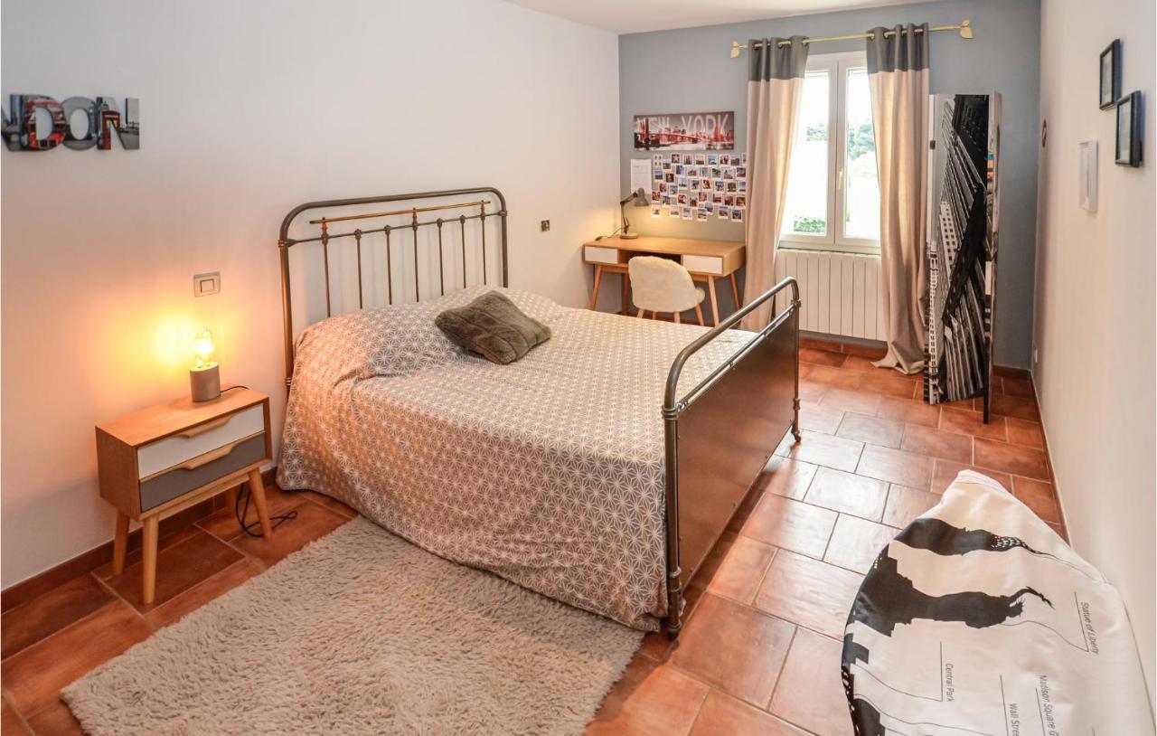 3 Bedroom Awesome Home In Chateuneuf De Gadagne Châteauneuf-de-Gadagne Dış mekan fotoğraf
