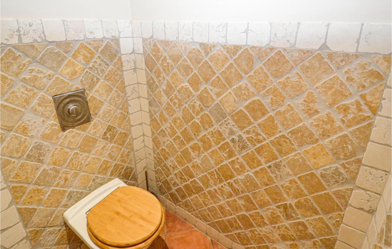 3 Bedroom Awesome Home In Chateuneuf De Gadagne Châteauneuf-de-Gadagne Dış mekan fotoğraf