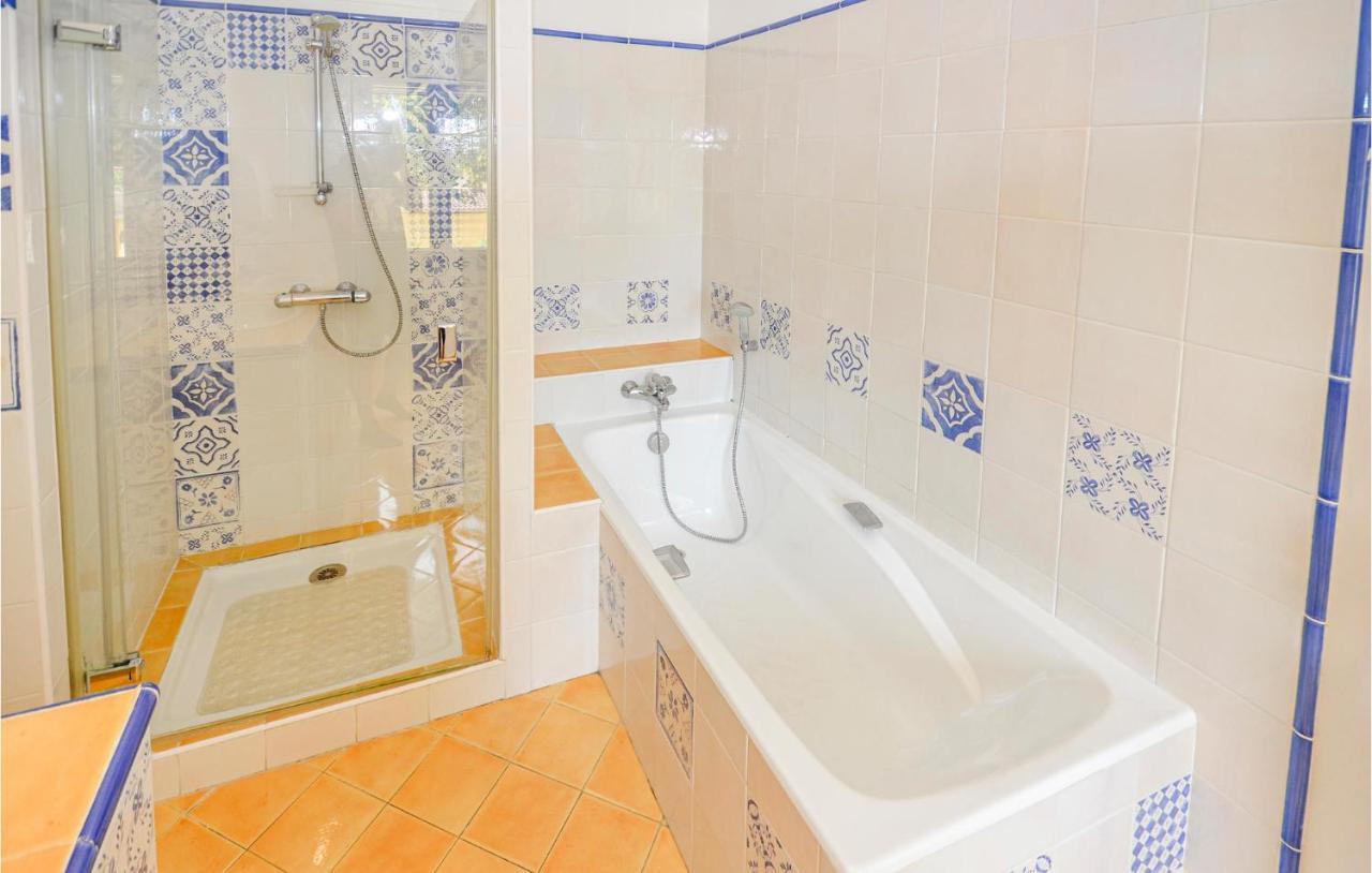 3 Bedroom Awesome Home In Chateuneuf De Gadagne Châteauneuf-de-Gadagne Dış mekan fotoğraf