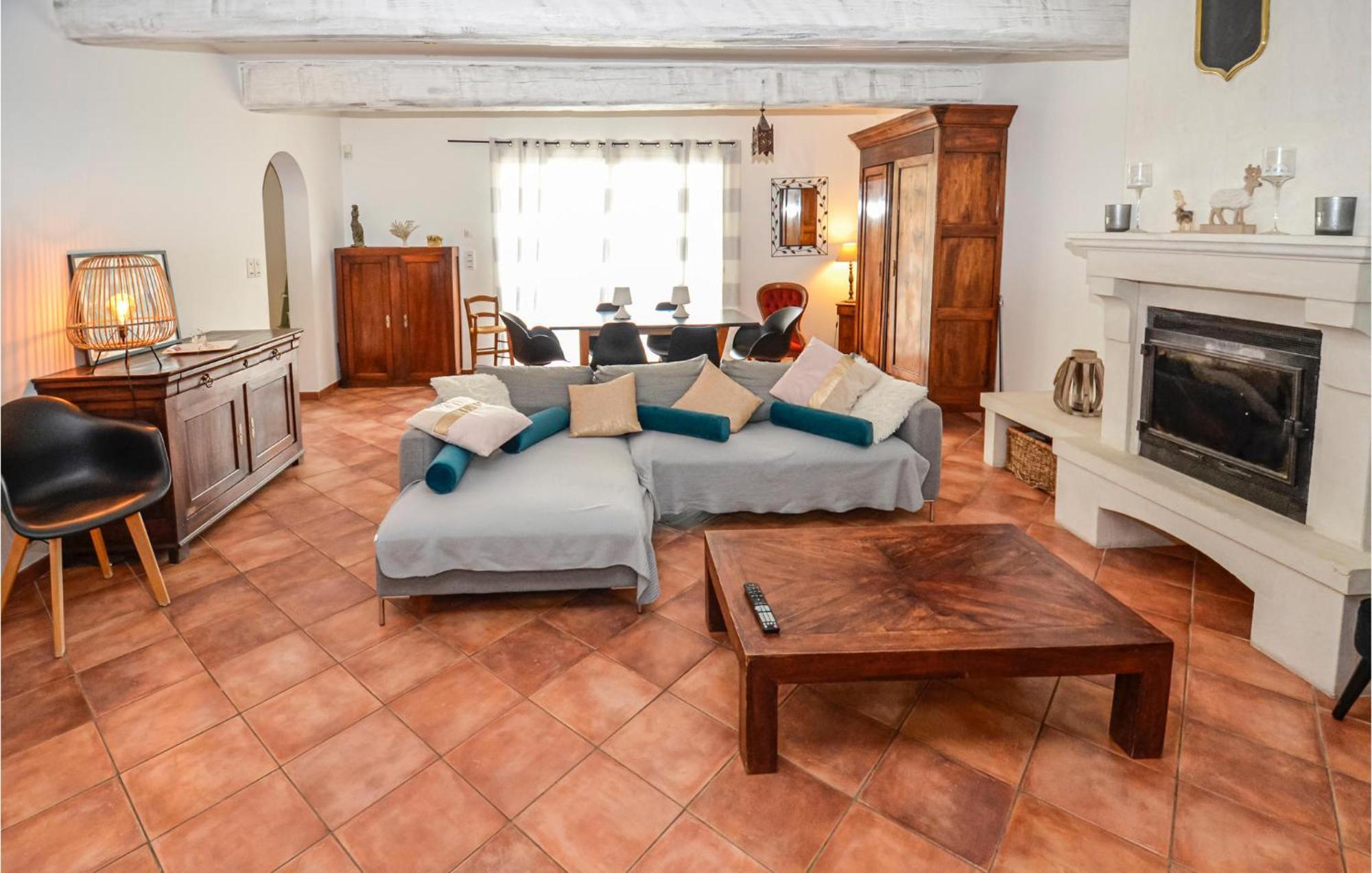 3 Bedroom Awesome Home In Chateuneuf De Gadagne Châteauneuf-de-Gadagne Dış mekan fotoğraf
