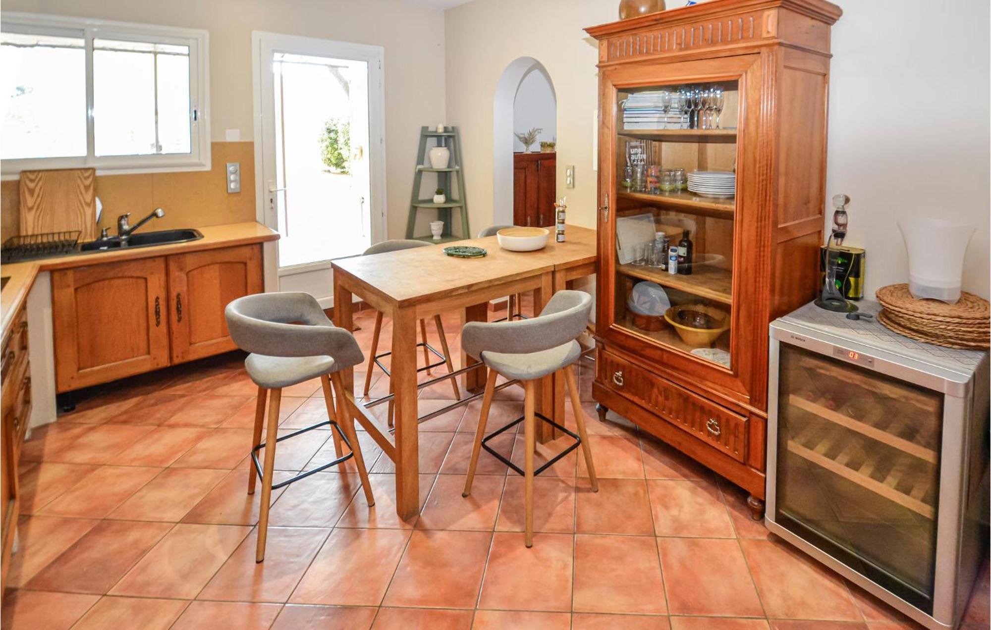 3 Bedroom Awesome Home In Chateuneuf De Gadagne Châteauneuf-de-Gadagne Dış mekan fotoğraf