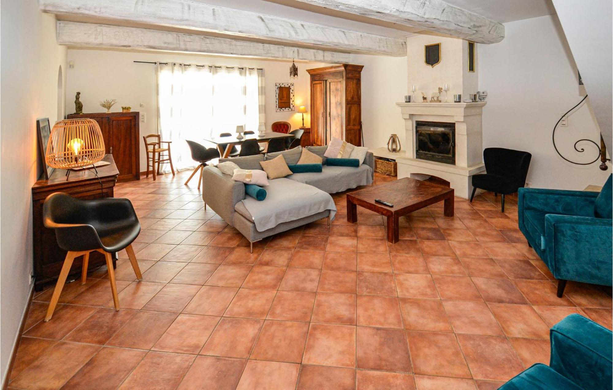 3 Bedroom Awesome Home In Chateuneuf De Gadagne Châteauneuf-de-Gadagne Dış mekan fotoğraf
