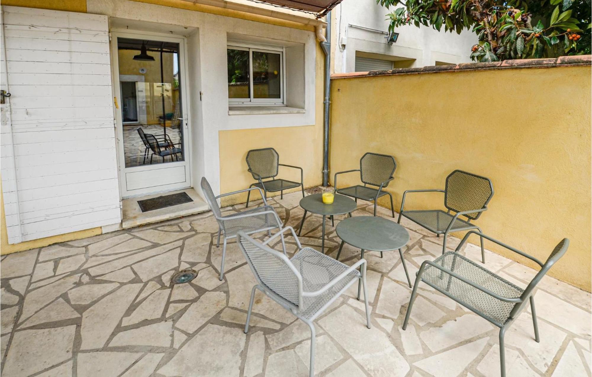 3 Bedroom Awesome Home In Chateuneuf De Gadagne Châteauneuf-de-Gadagne Dış mekan fotoğraf