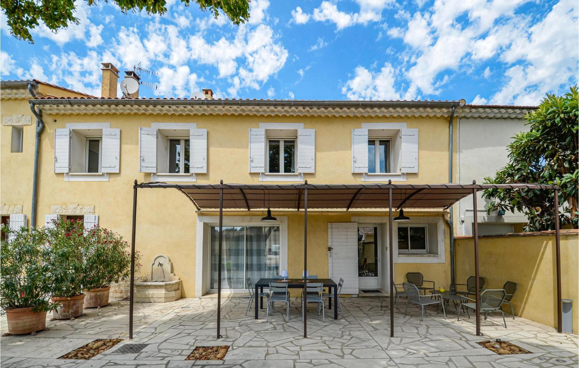3 Bedroom Awesome Home In Chateuneuf De Gadagne Châteauneuf-de-Gadagne Dış mekan fotoğraf