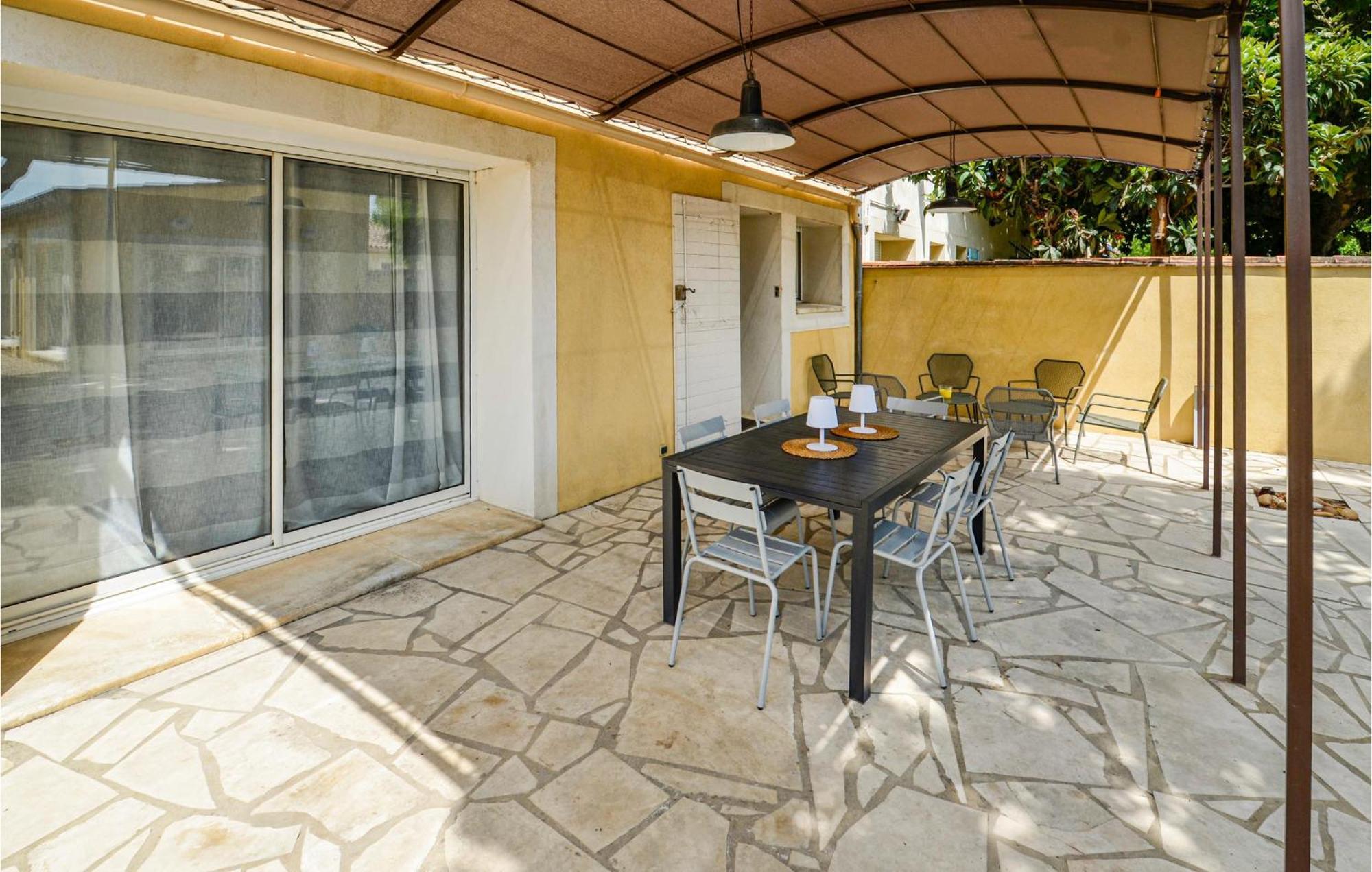 3 Bedroom Awesome Home In Chateuneuf De Gadagne Châteauneuf-de-Gadagne Dış mekan fotoğraf